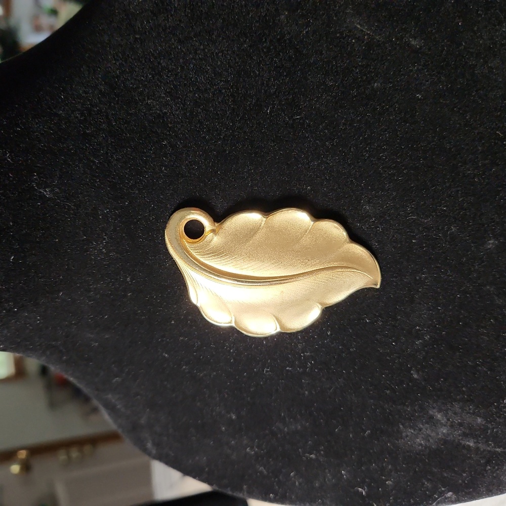 Elegant Gold Leaf Brooch